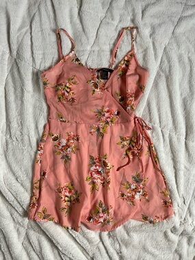 NWOT Forever 21 Pink Floral Tie-Waist Mini Romper